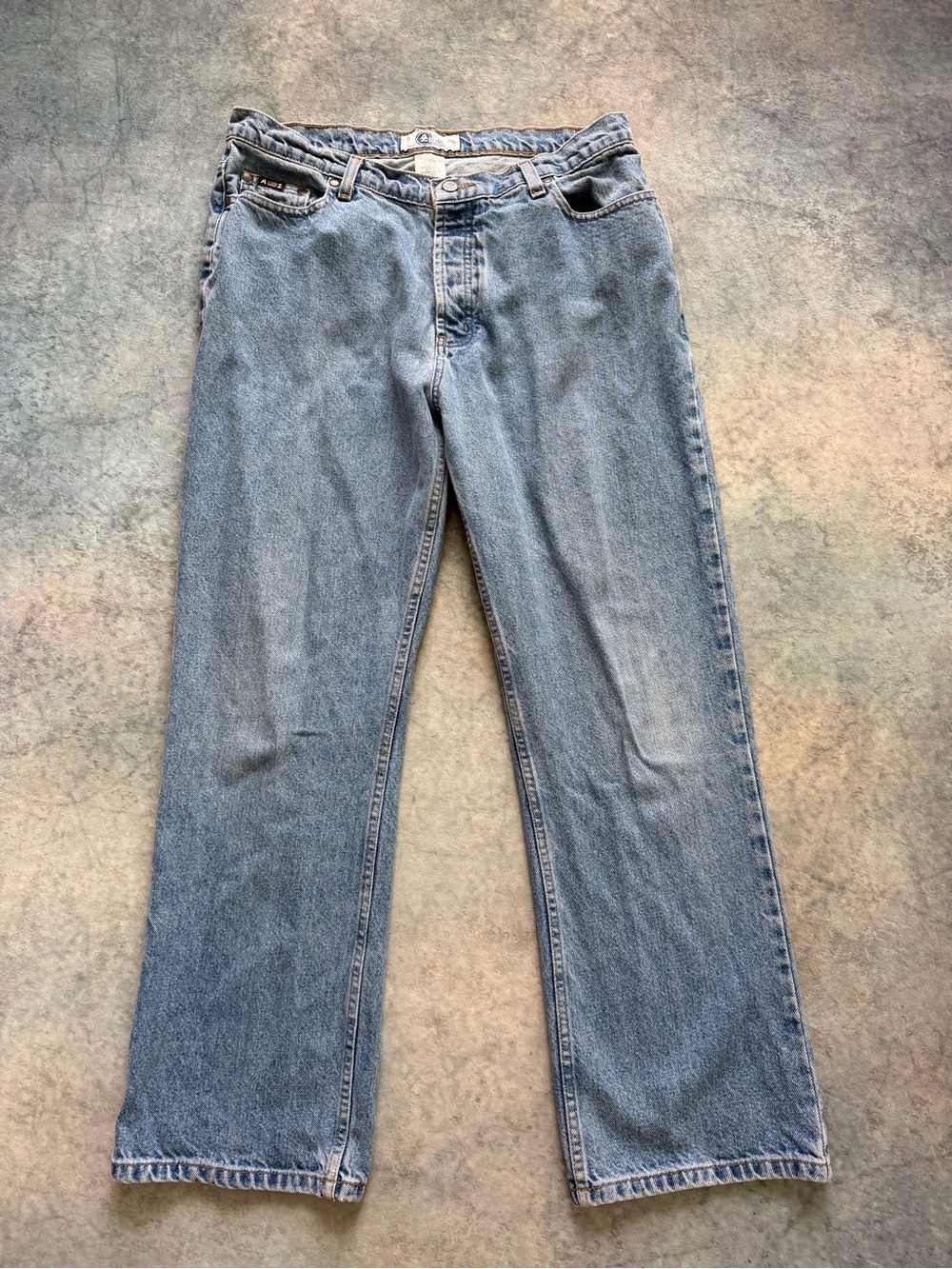 Arizona Jean Company Junior’s Straight-Leg Jeans in Light Blue Denim